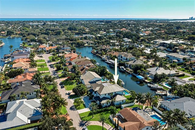 2442 Bay Circle, Palm Beach Gardens, FL 33410