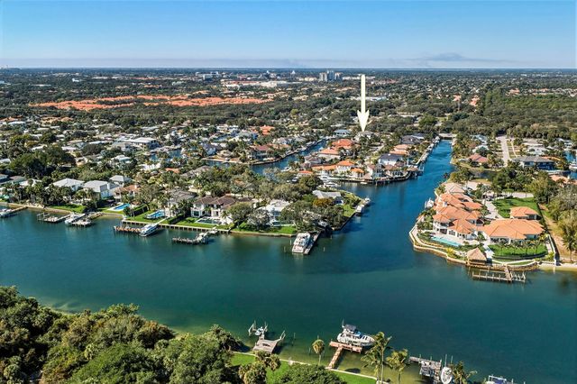 2442 Bay Circle, Palm Beach Gardens, FL 33410