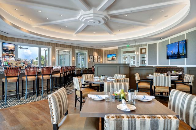 2442 Bay Circle, Palm Beach Gardens, FL 33410