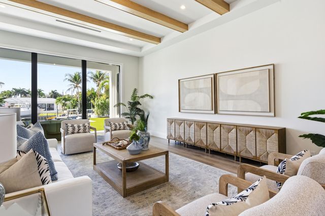 2442 Bay Circle, Palm Beach Gardens, FL 33410