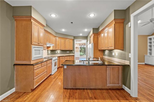 3940 Newport Court, High Point, NC 27265