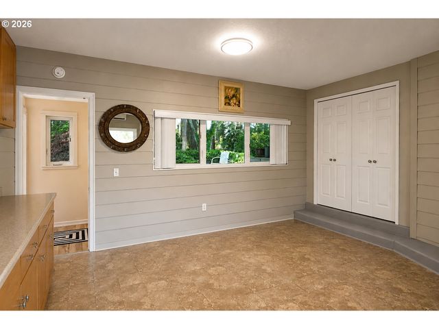 27777 SNYDER Rd, Junction City, OR 97448