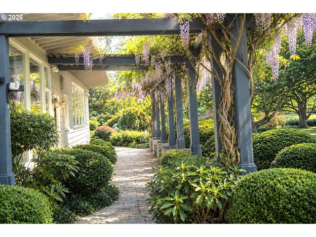 27777 SNYDER Rd, Junction City, OR 97448