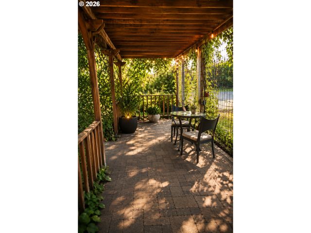27777 SNYDER Rd, Junction City, OR 97448