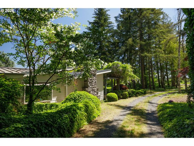 27777 SNYDER Rd, Junction City, OR 97448