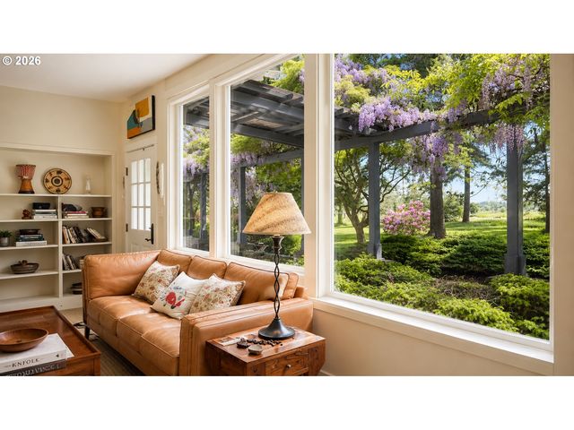 27777 SNYDER Rd, Junction City, OR 97448