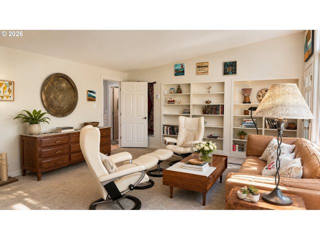 27777 SNYDER Rd, Junction City, OR 97448
