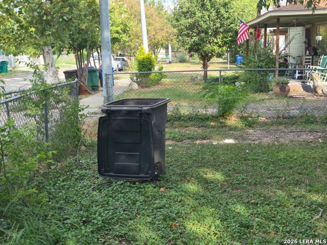 1608 W FRENCH PL, San Antonio, TX 78201