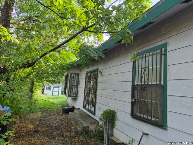 1608 W FRENCH PL, San Antonio, TX 78201