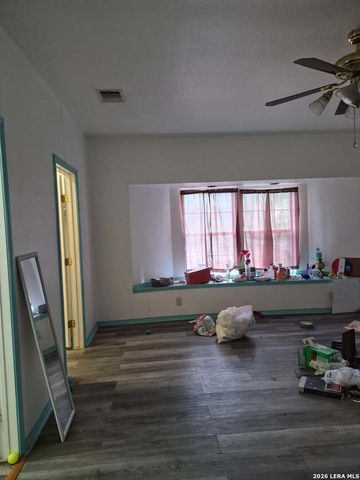 1608 W FRENCH PL, San Antonio, TX 78201