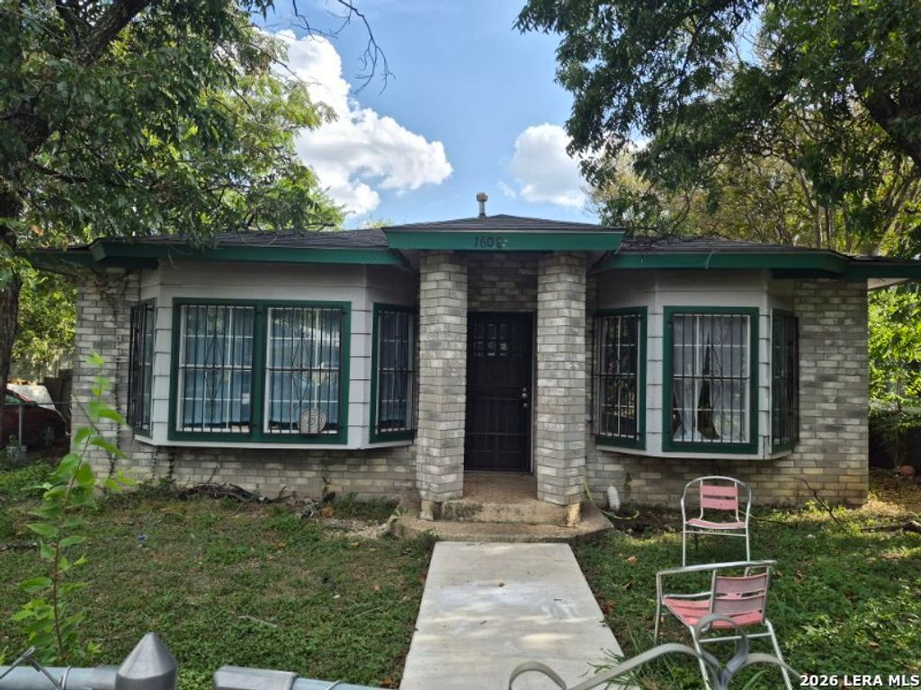 1608 W FRENCH PL, San Antonio, TX 78201