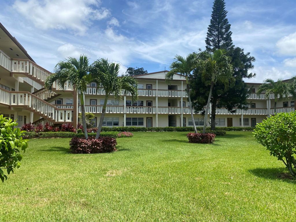 Image 12 of property listing at 354 Mansfield I 354, Boca Raton, FL 33434