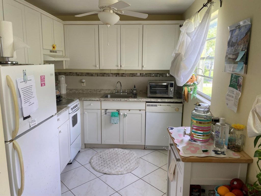 Image 5 of property listing at 354 Mansfield I 354, Boca Raton, FL 33434