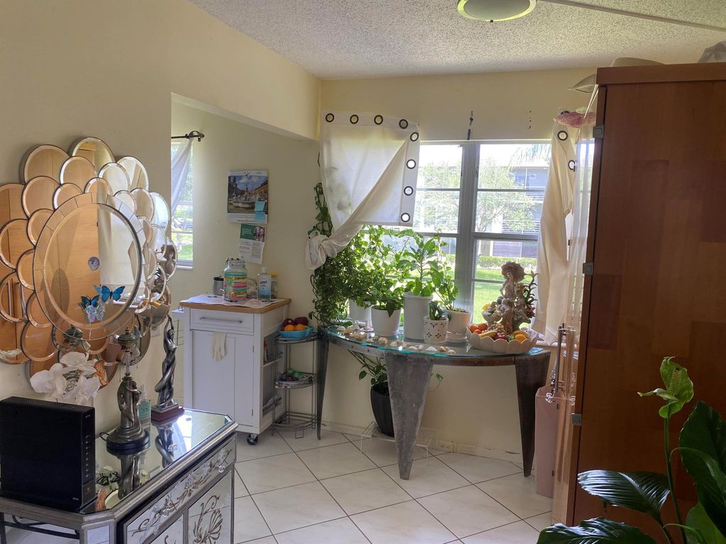 Image 6 of property listing at 354 Mansfield I 354, Boca Raton, FL 33434