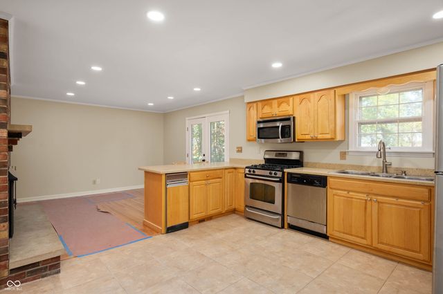 6208 W 100 S, New Palestine, IN 46163