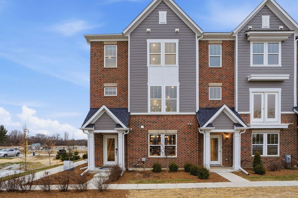 205 Steeple Bush Lane 10444, Schaumburg, IL 60193