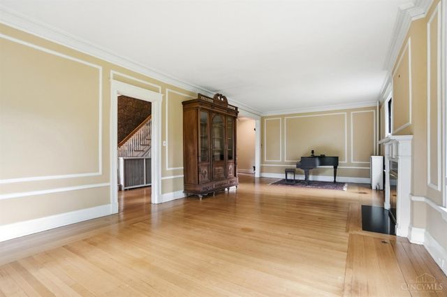 333 Springfield Pike, Wyoming, OH 45215