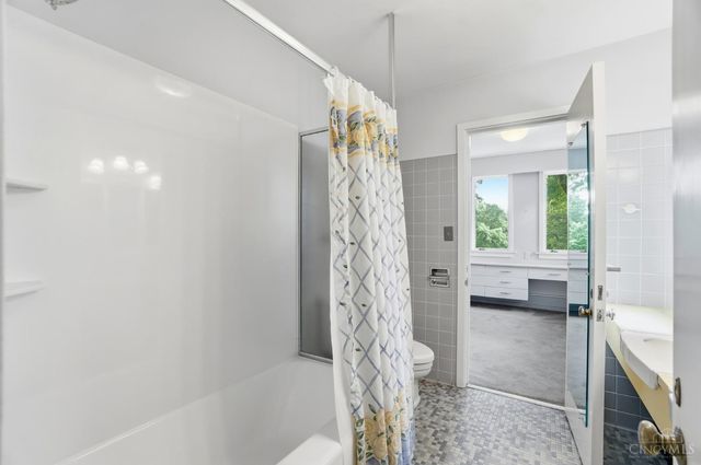 333 Springfield Pike, Wyoming, OH 45215