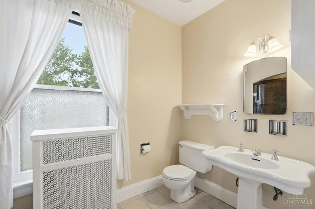 333 Springfield Pike, Wyoming, OH 45215