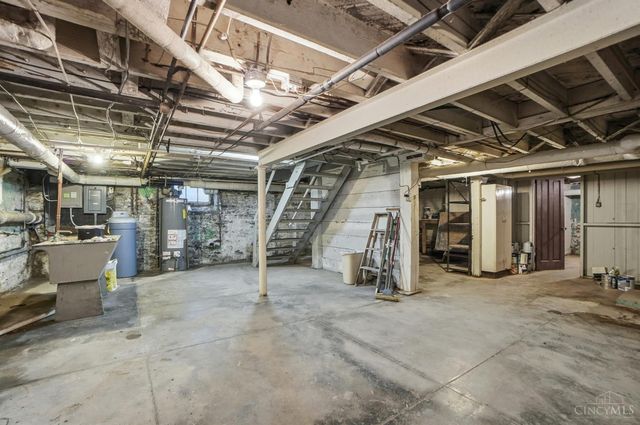 333 Springfield Pike, Wyoming, OH 45215