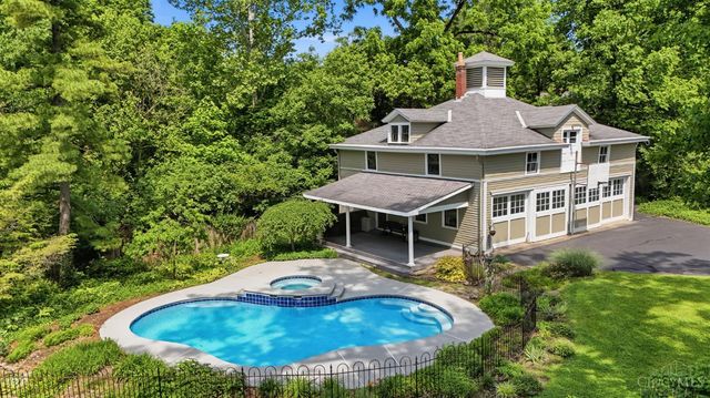333 Springfield Pike, Wyoming, OH 45215