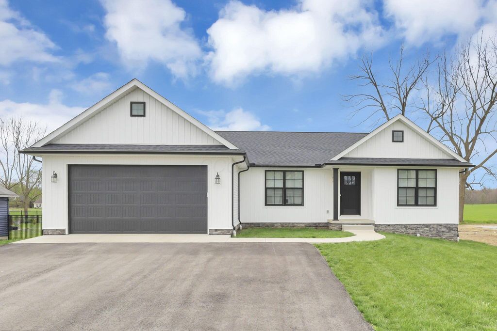315 Oak Street, Centerburg, OH 43011