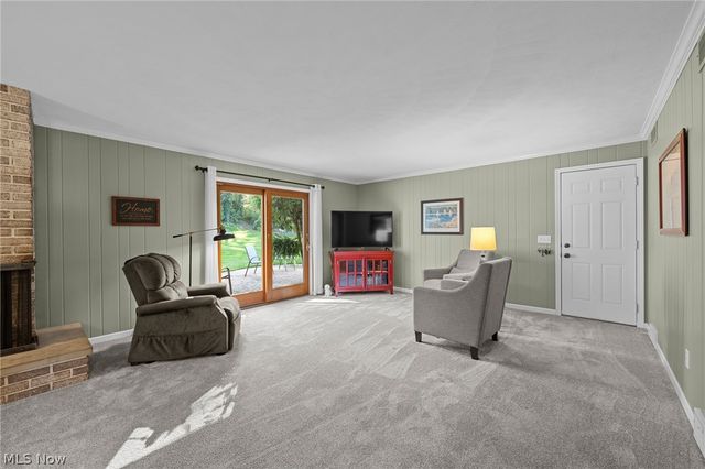 802 Deerfield Lane NE, Massillon, OH 44646