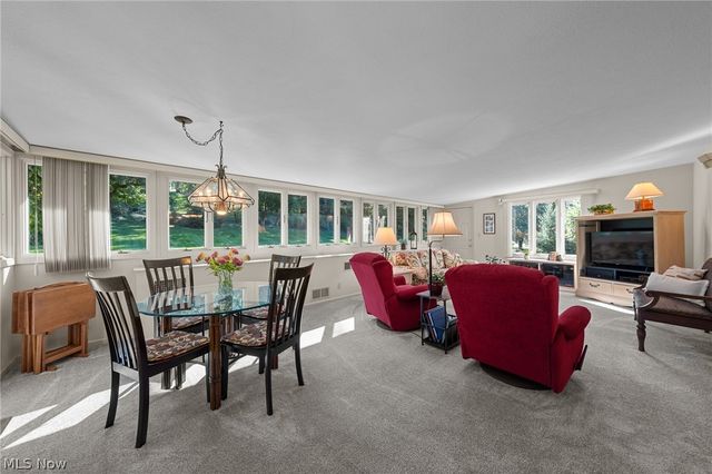 802 Deerfield Lane NE, Massillon, OH 44646