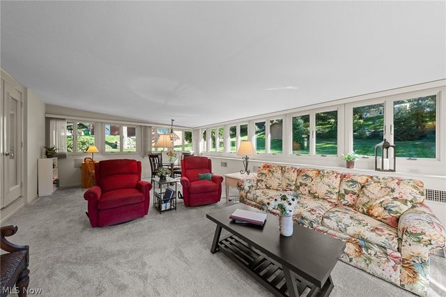 802 Deerfield Lane NE, Massillon, OH 44646