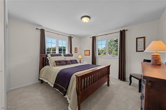 802 Deerfield Lane NE, Massillon, OH 44646