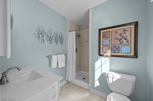 802 Deerfield Lane NE, Massillon, OH 44646