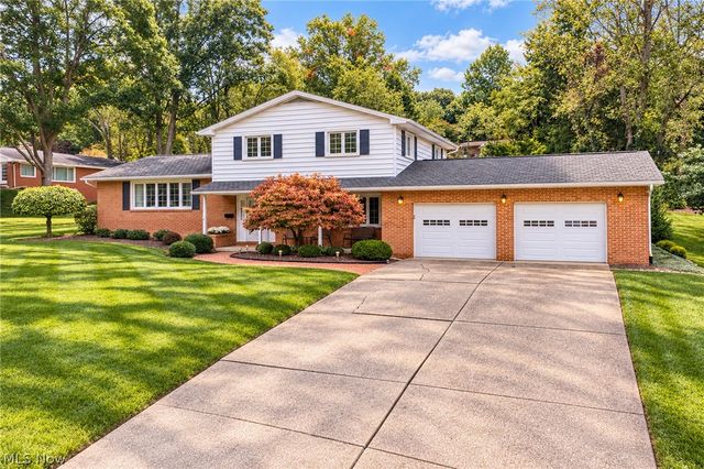 802 Deerfield Lane NE, Massillon, OH 44646