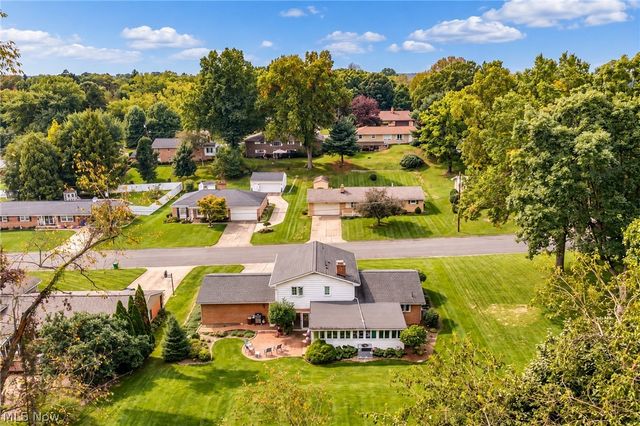 802 Deerfield Lane NE, Massillon, OH 44646