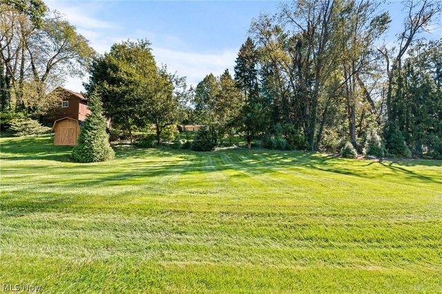 802 Deerfield Lane NE, Massillon, OH 44646