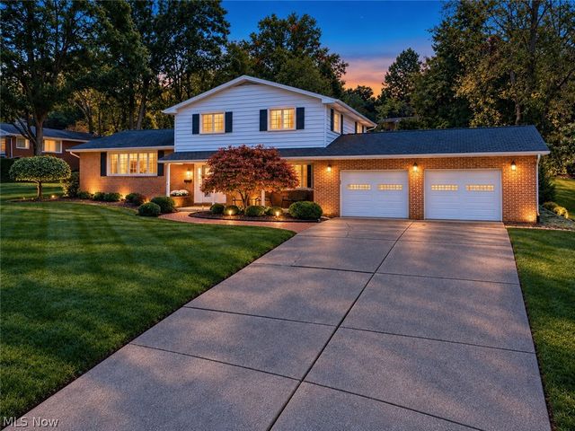 802 Deerfield Lane NE, Massillon, OH 44646