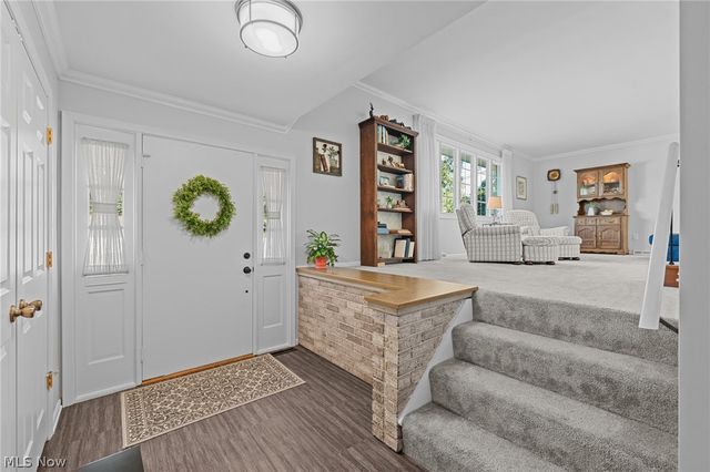 802 Deerfield Lane NE, Massillon, OH 44646