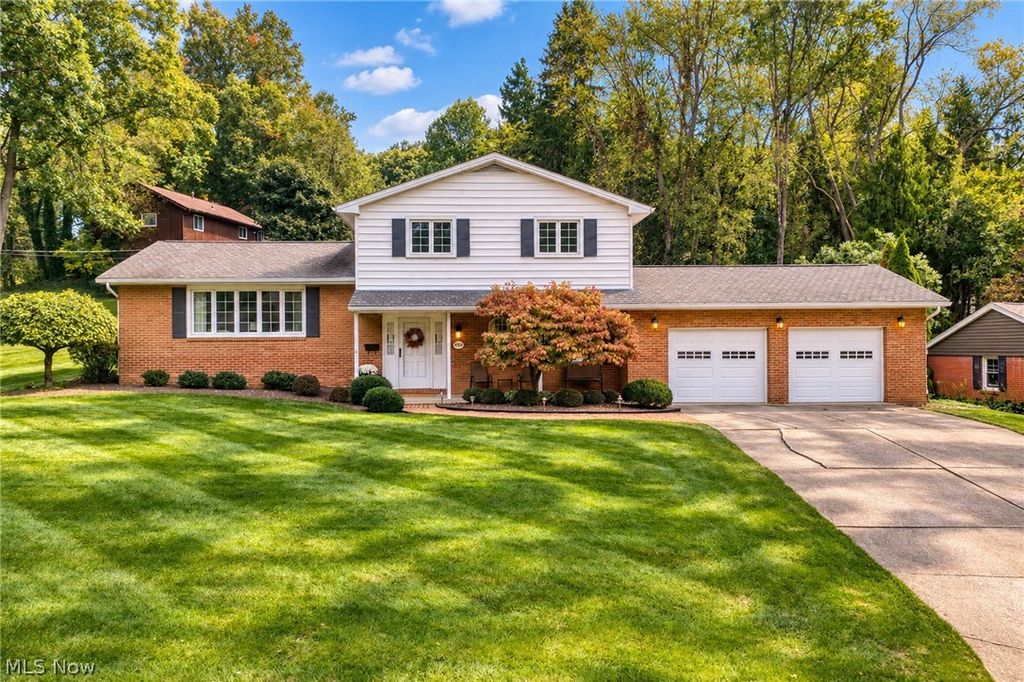 802 Deerfield Lane NE, Massillon, OH 44646