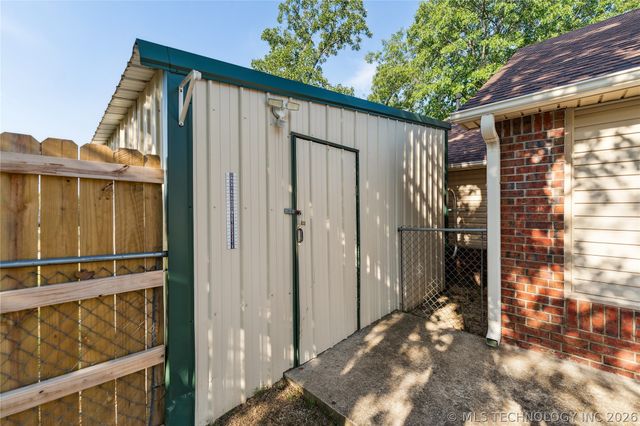 91 Plum Tree Road, Salina, OK 74365