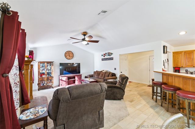 91 Plum Tree Road, Salina, OK 74365