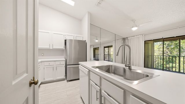 32 Navarra Ct, St Augustine, FL 32086