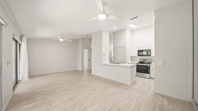 32 Navarra Ct, St Augustine, FL 32086