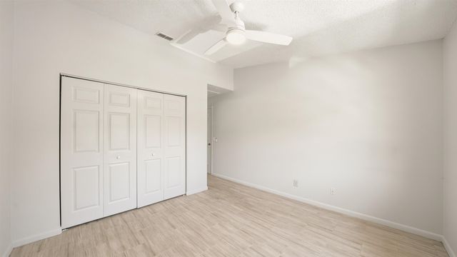 32 Navarra Ct, St Augustine, FL 32086