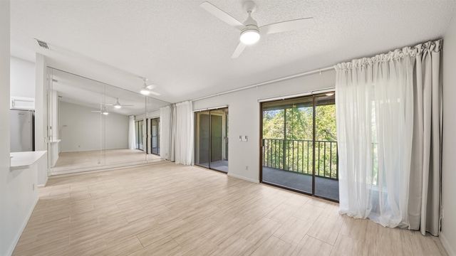 32 Navarra Ct, St Augustine, FL 32086