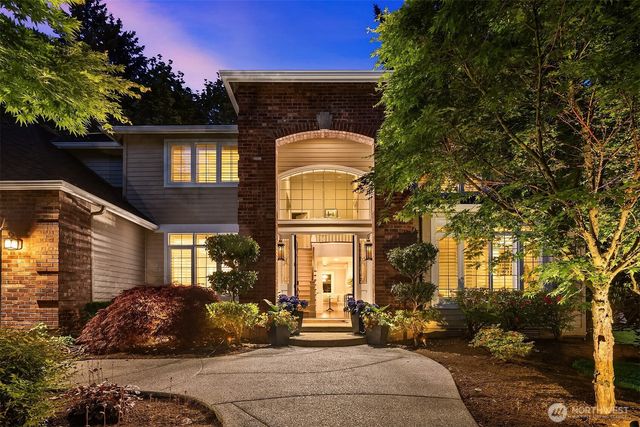 8512 213th Place NE, Redmond, WA 98053