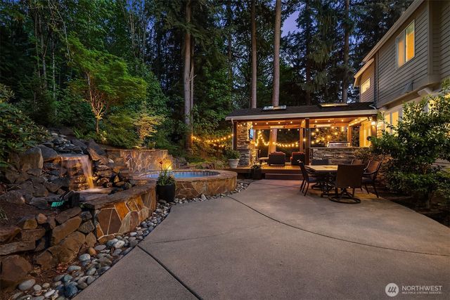 8512 213th Place NE, Redmond, WA 98053