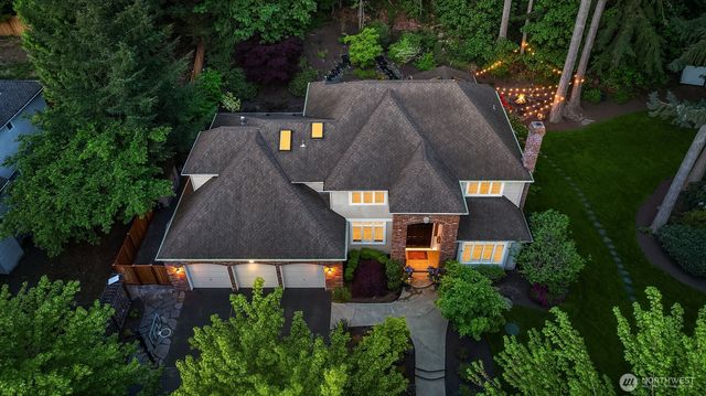 8512 213th Place NE, Redmond, WA 98053