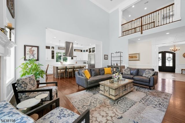 16 Schneider Ln, Montville Twp., NJ 07045