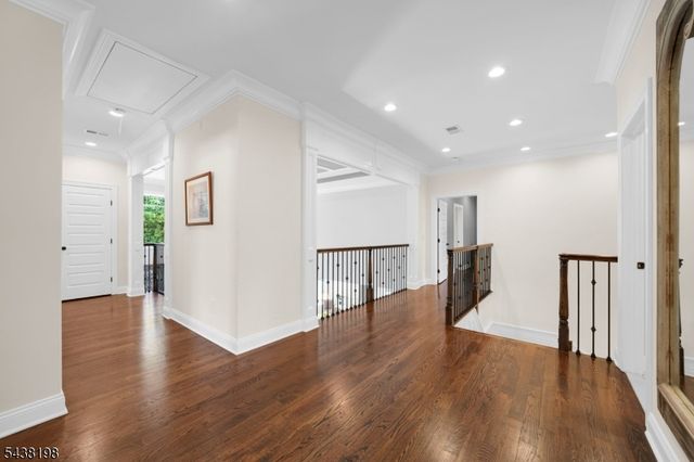 16 Schneider Ln, Montville Twp., NJ 07045