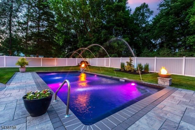 16 Schneider Ln, Montville Twp., NJ 07045