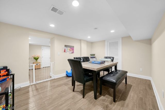 16 Schneider Ln, Montville Twp., NJ 07045